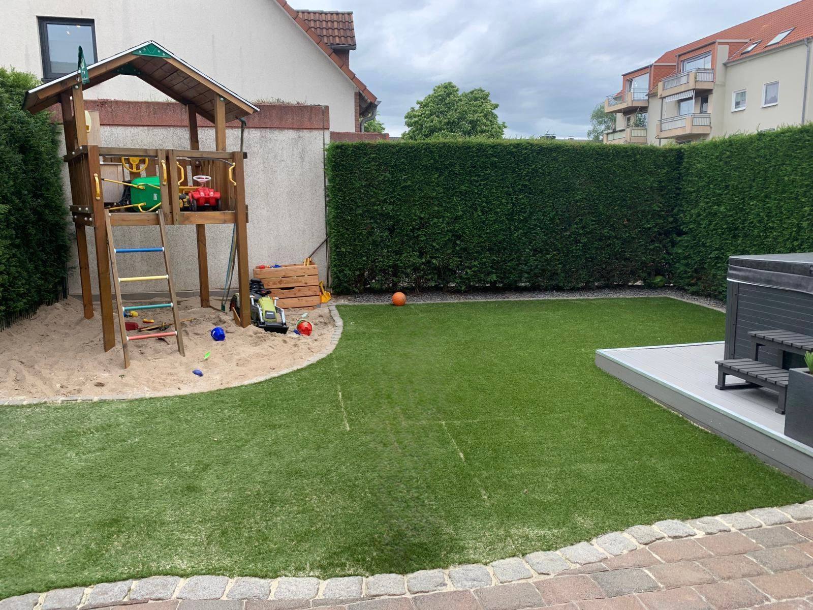 Familiengarten mit Spielbereich