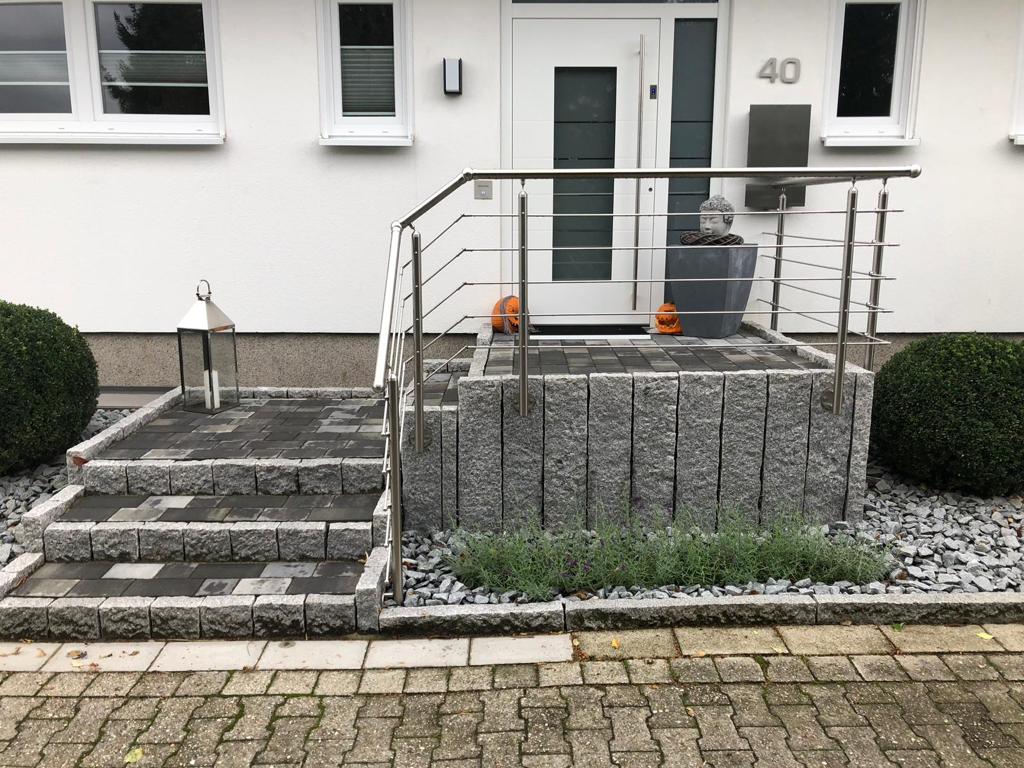 Vorgarten mit Treppenneuanlage